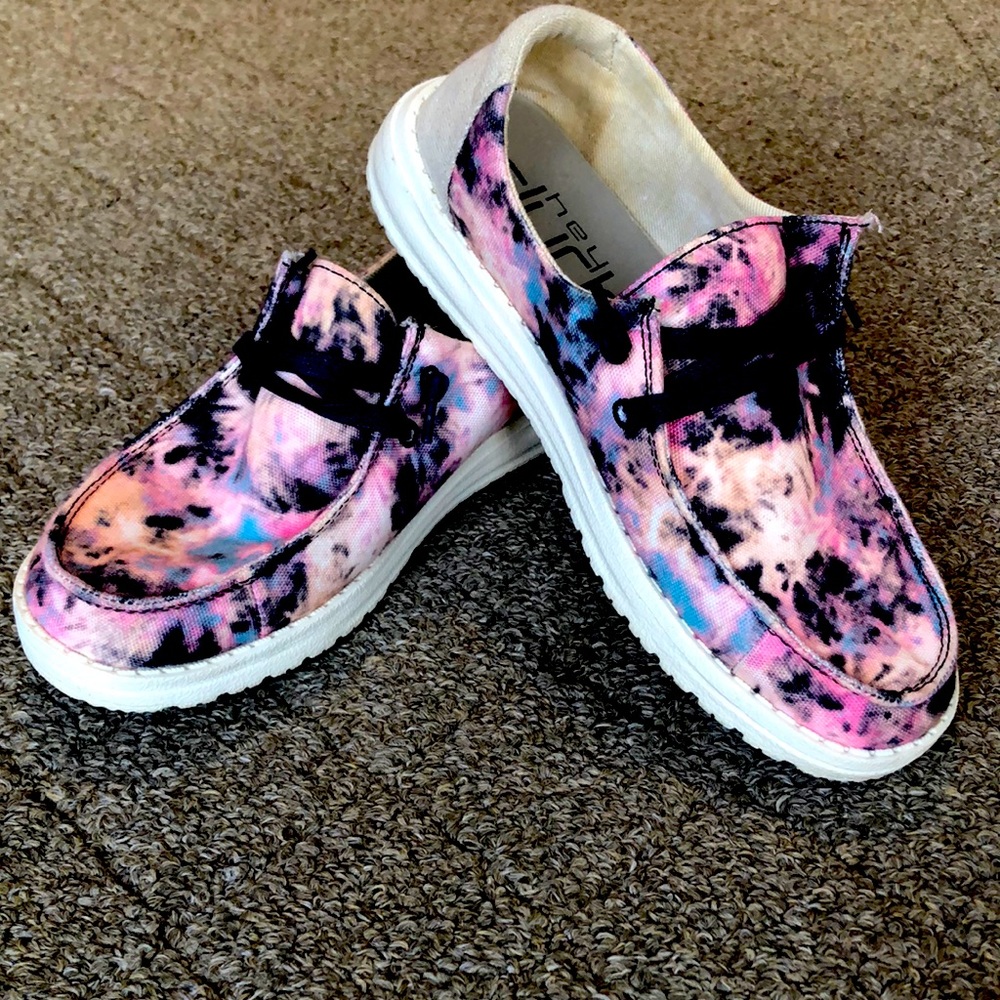 Hey Dude shoes, size 7.